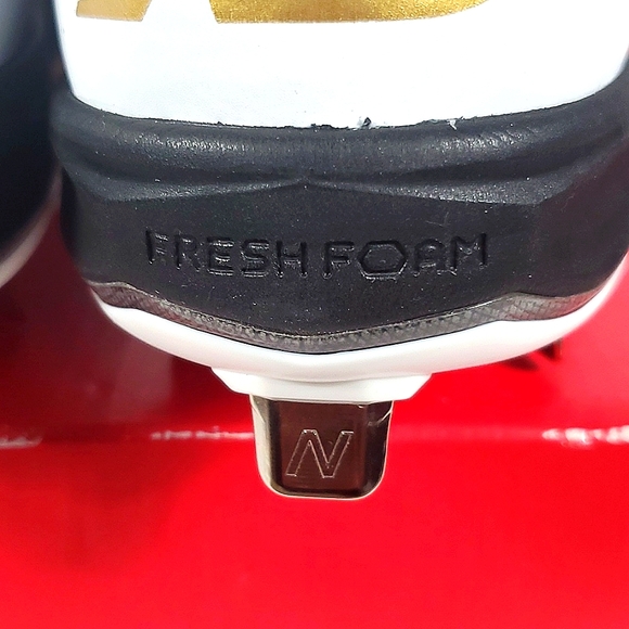 New Balance Cleats - Picture 8 of 8